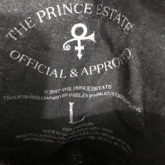 OFFICIAL ICONIC MUSIC ARTIST PRINCE T SHIRT - Picture 3 of 3